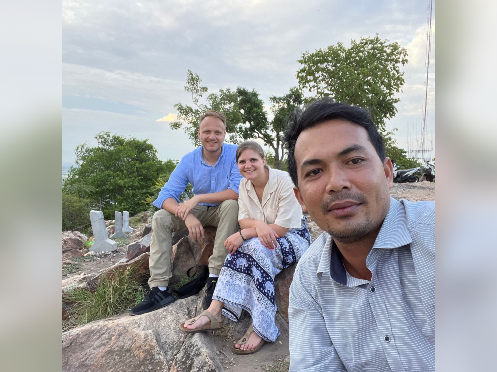 Siphan with guest